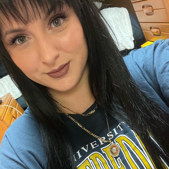 Meet your Posher, Ashley - Picture 1 of 1